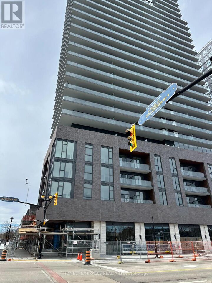 Property Photo:  2075 Lakeshore Road 603  ON L7R 0H3 