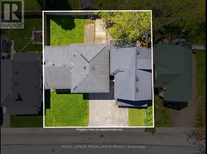 Property Photo:  26 Johnson Street  ON K8N 4T3 