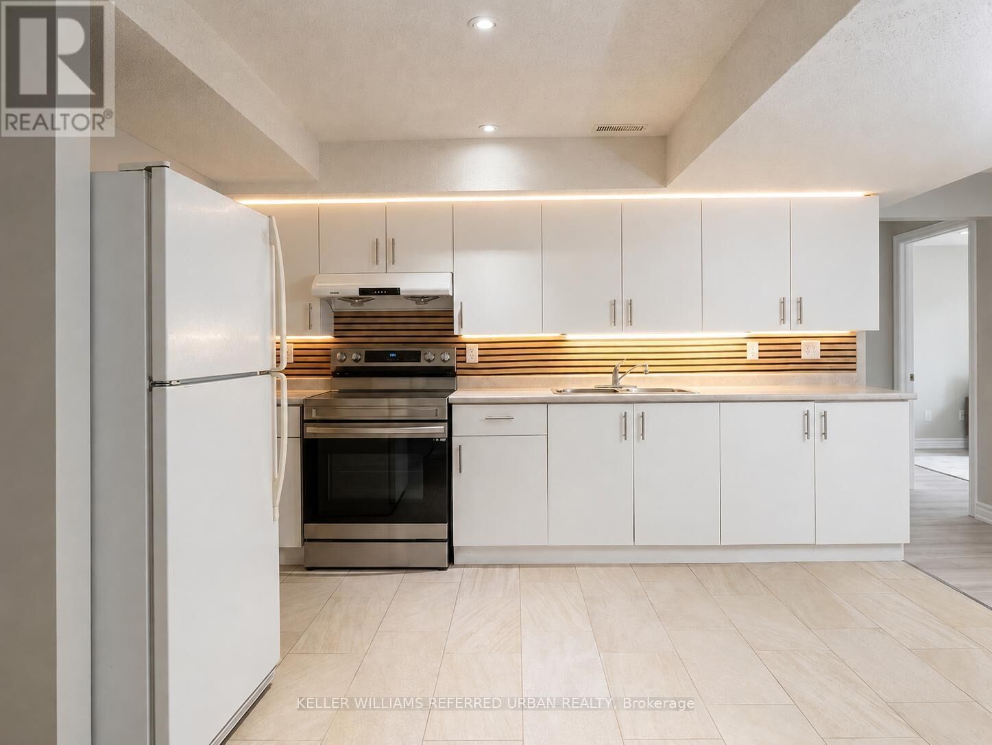 Property Photo:  58 Casa Grande Street Bsmt  ON L4S 1R1 