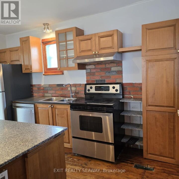 Property Photo:  140 Belmont Street  ON K6H 4Z3 