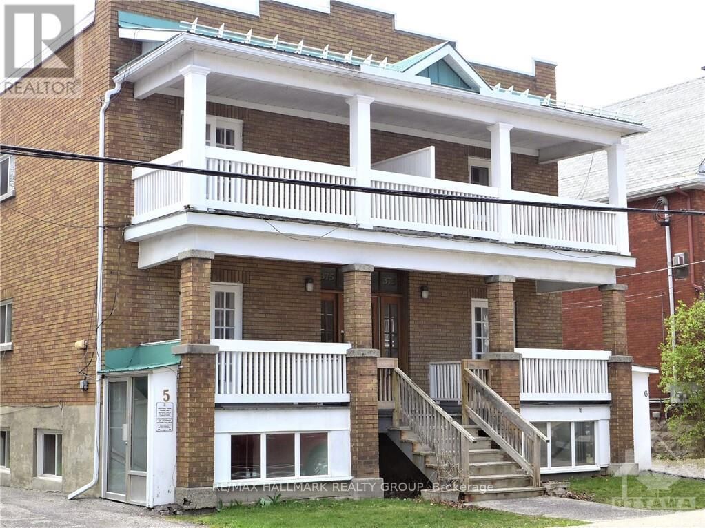 Property Photo:  375 Mackay Street 3  ON K1M 2C3 