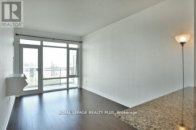 Property Photo:  360 Square One Drive 812  ON L5B 0G7 