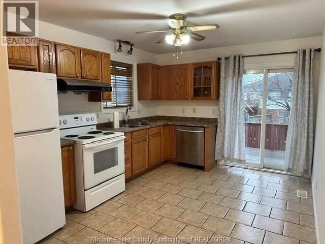 Property Photo:  4564 Fontana Avenue  ON N9G 3C8 