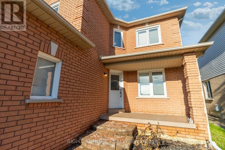 Property Photo:  1040 Beaver Valley Crescent  ON L1J 8N2 