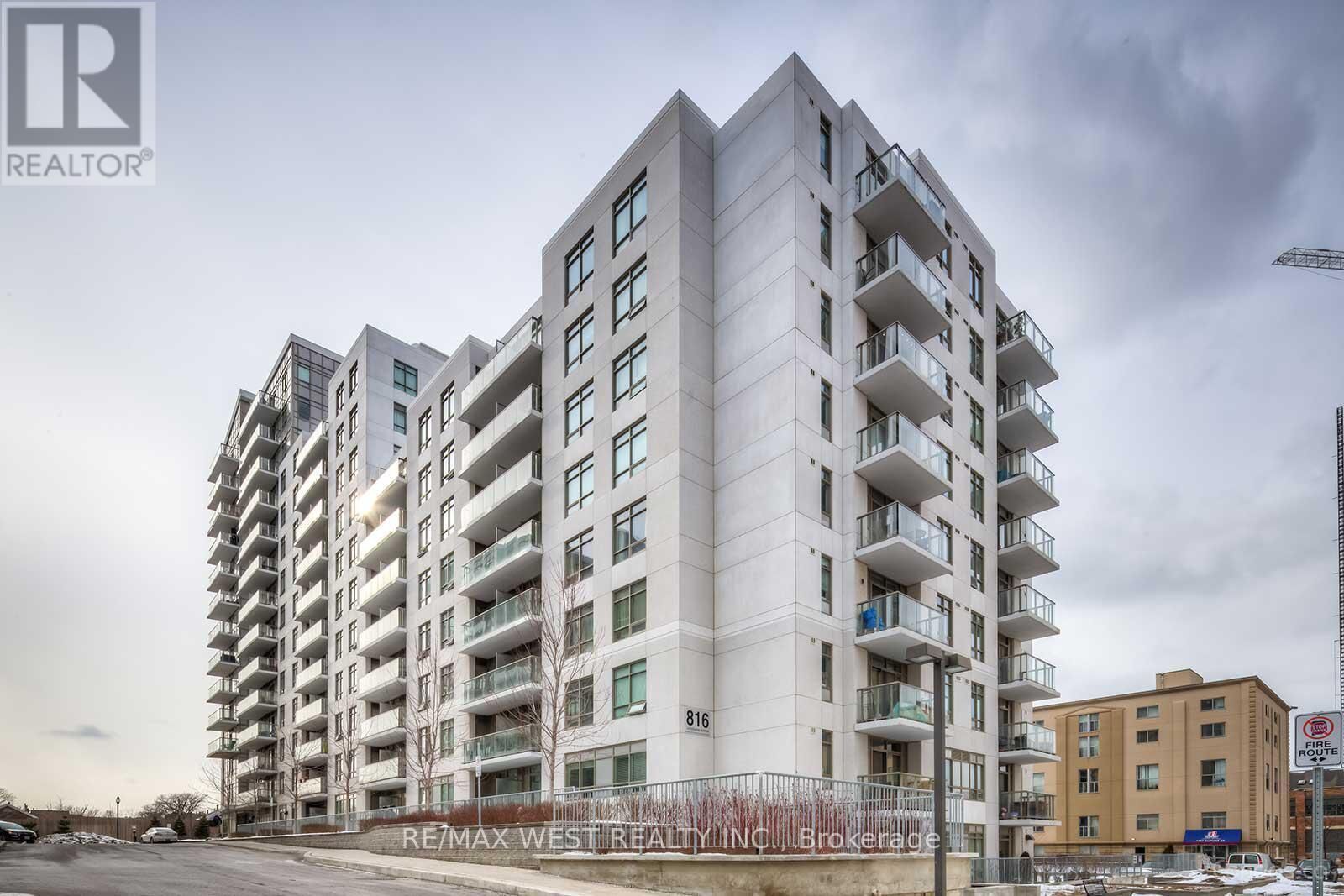 Property Photo: 816 Lansdowne Avenue 614 ON M6H 4K6