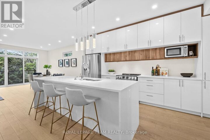 Property Photo:  498 Wentworth Avenue  ON K2B 5K1 