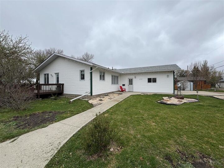 Property Photo: 414 Finlay Street West MB R0K 1G0