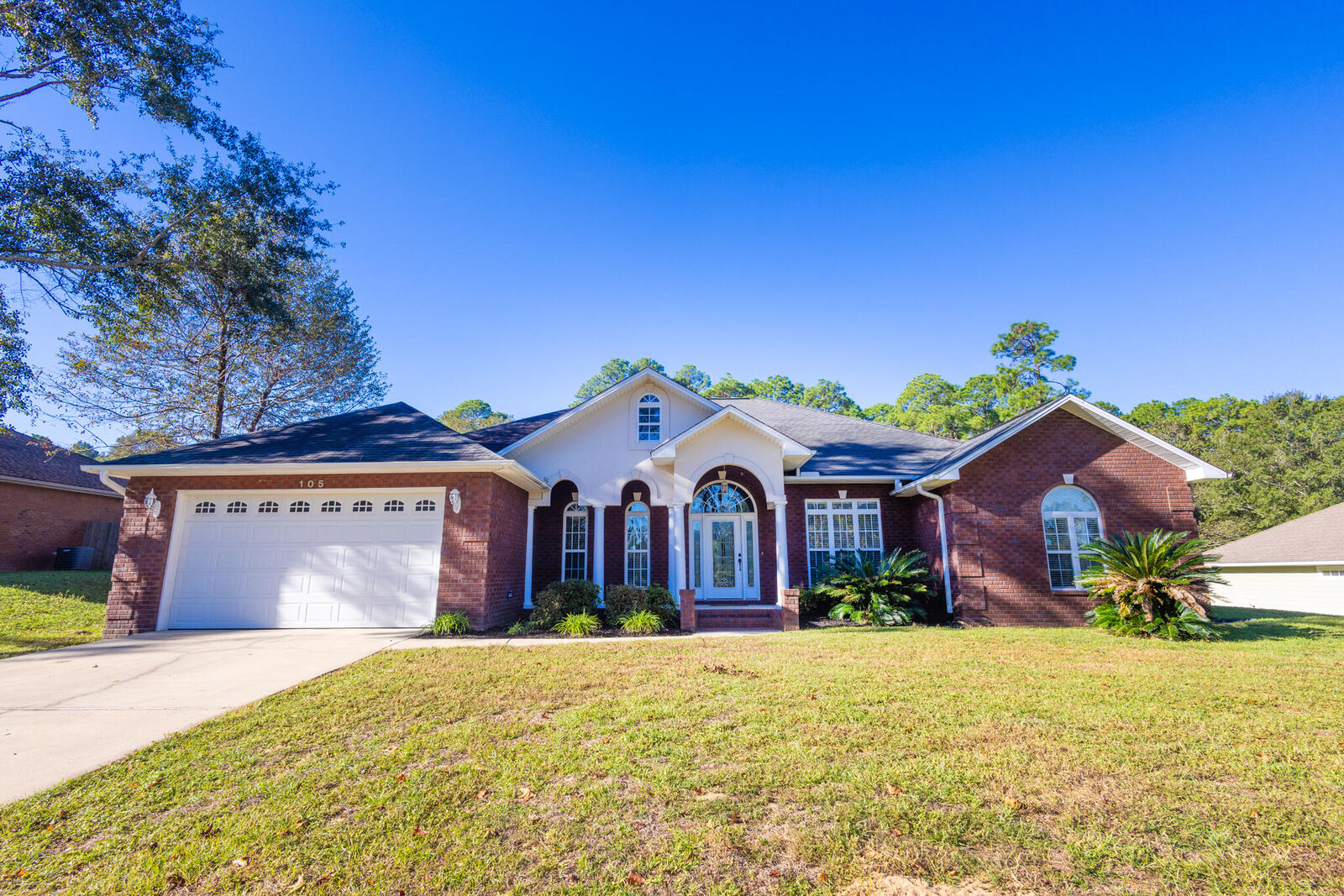 Property Photo:  105 Par Court  FL 32536 
