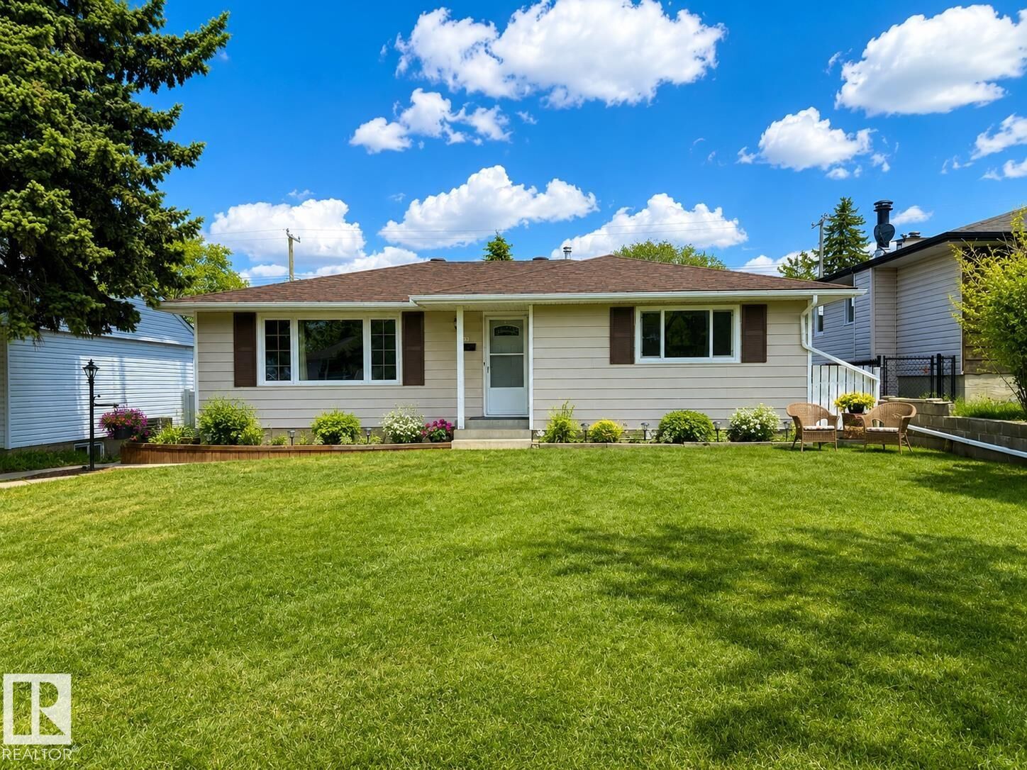 Property Photo:  10807 52 Street NW  AB T6A 2H4 