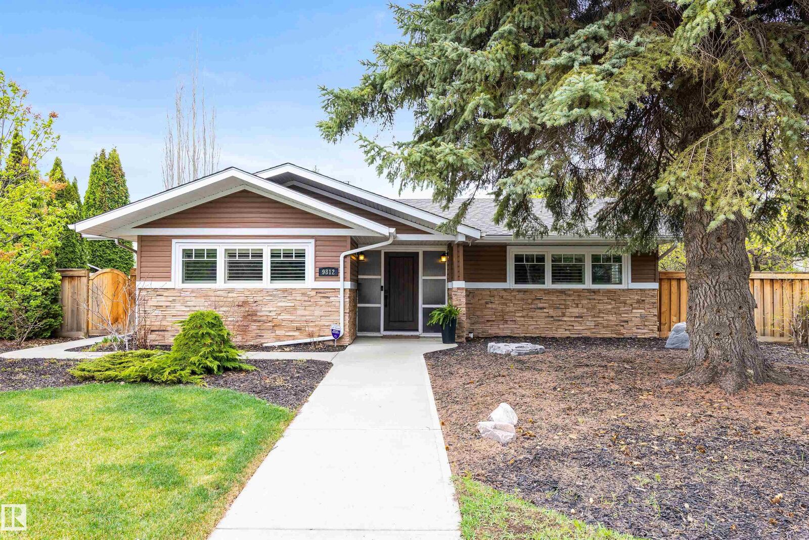 Property Photo:  9812 142 Street NW  AB T5N 2N4 