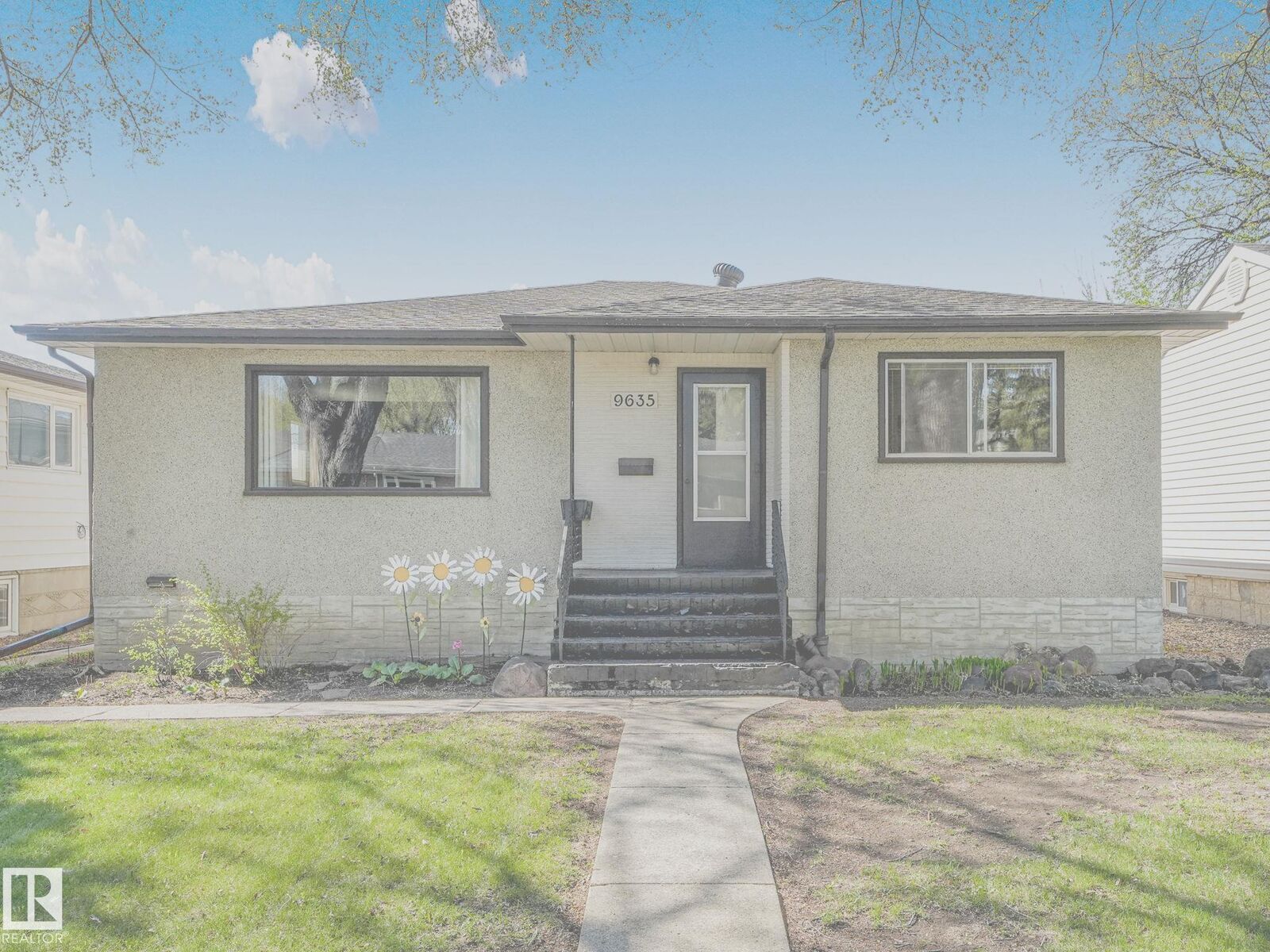 Property Photo: 9635 64 Avenue NW AB T6E 0J2