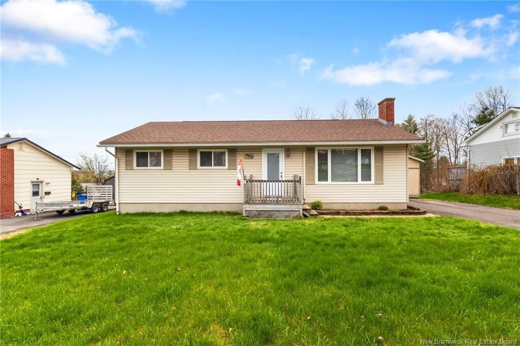 Property Photo:  305 Maple Street  NB E3A 3R3 