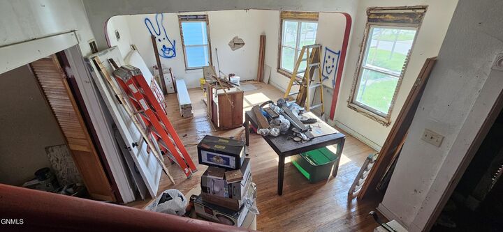 Property Photo:  108 7th Avenue NW  ND 58554 