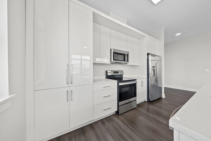 Property Photo:  121 34th St 403  NJ 07087-5902 