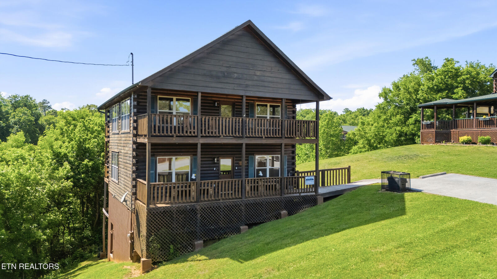 Property Photo:  339 Oak Lake Drive  TN 37876 