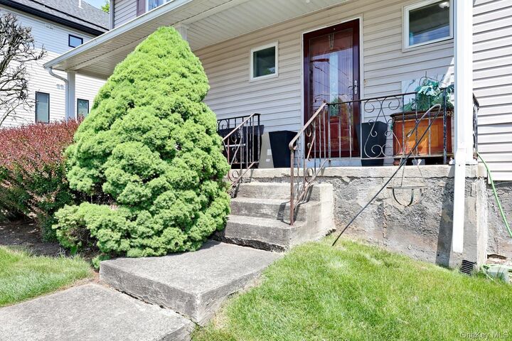 Property Photo:  22 Jill Lane  NY 10952 