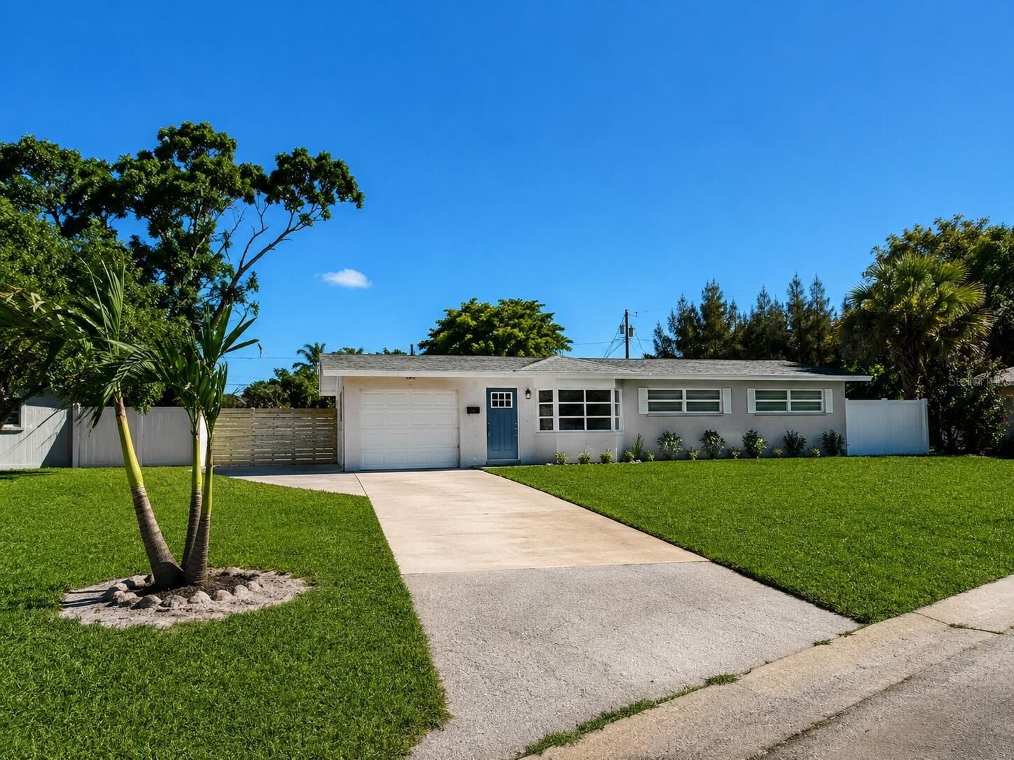 Property Photo:  4185 Barracuda Drive SE  FL 33705 