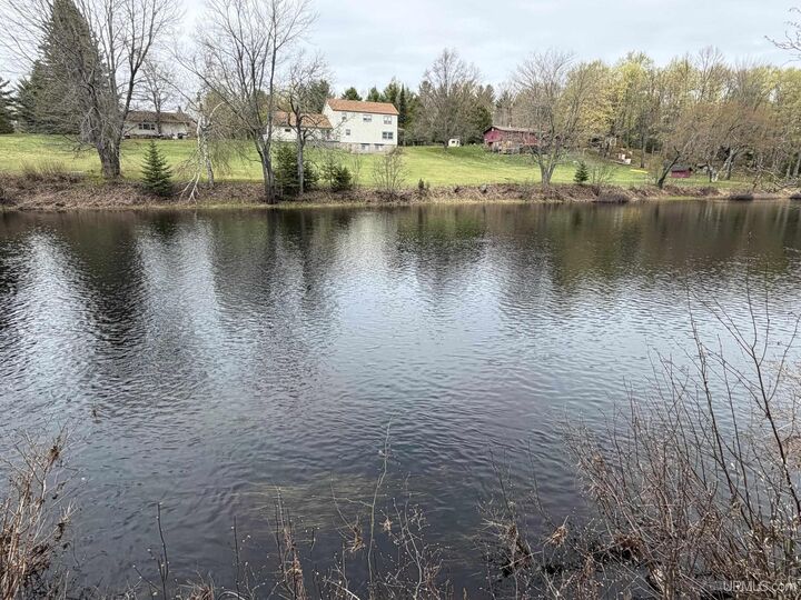 Property Photo:  6803 Willet Lane  MI 49879-9075 