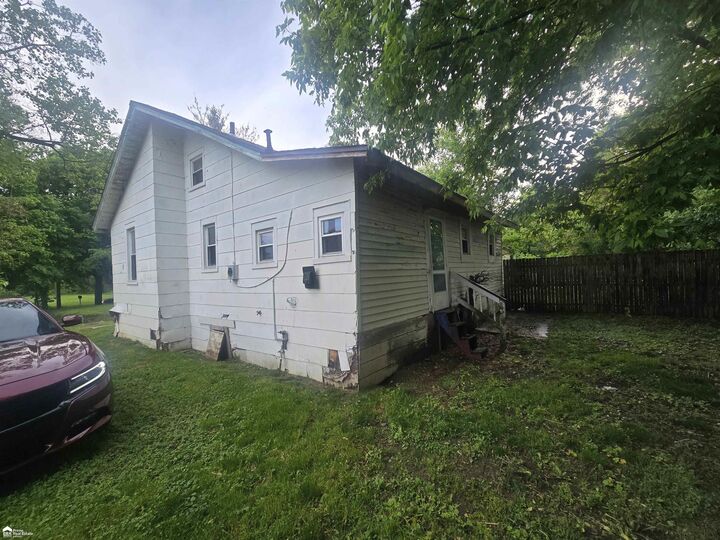 Property Photo: 2429 Delaware Street MI 48506