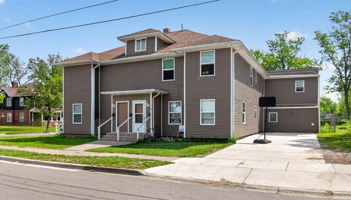 Property Photo:  127 W Wilkins Street  MI 49203 
