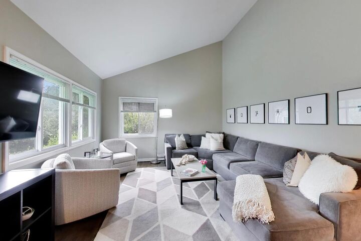 Property Photo:  409 Willow Avenue  IL 60015 
