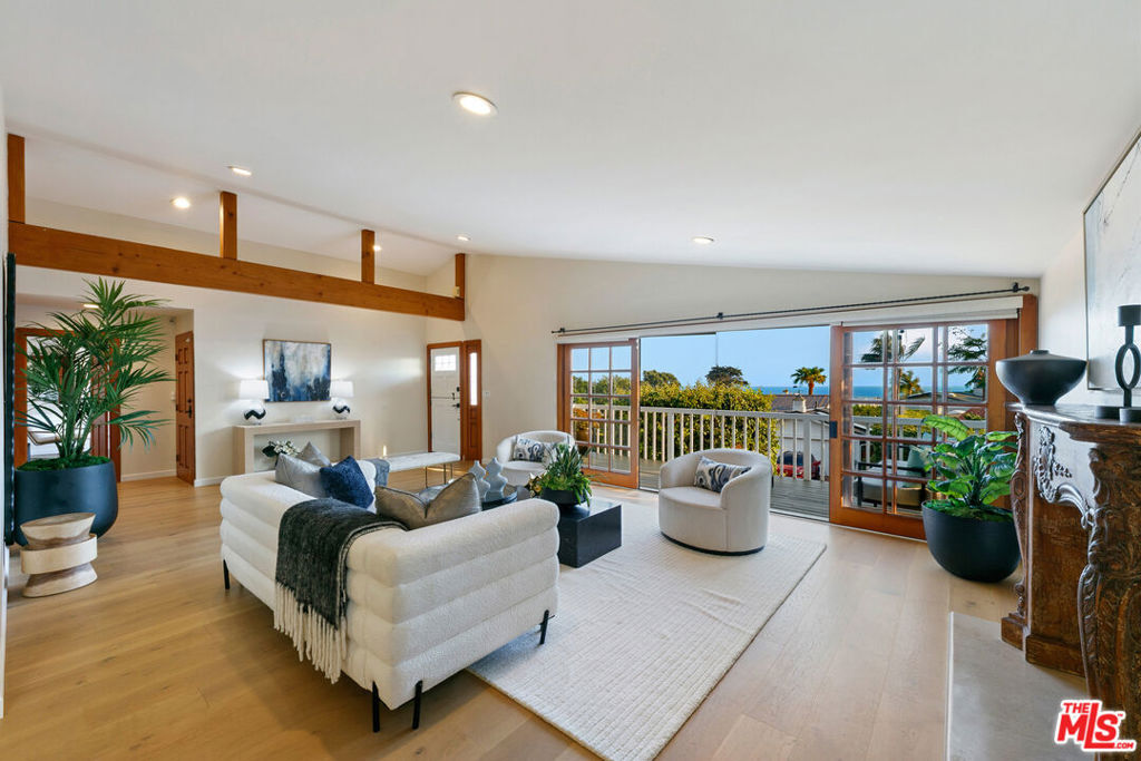 Property Photo:  31819 Cottontail Lane Lane  CA 90265 