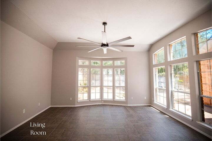 Property Photo:  101 Bending Oak Drive  TX 75904 