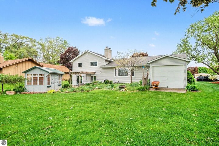 Property Photo:  937 Riverview Drive  MI 48801 