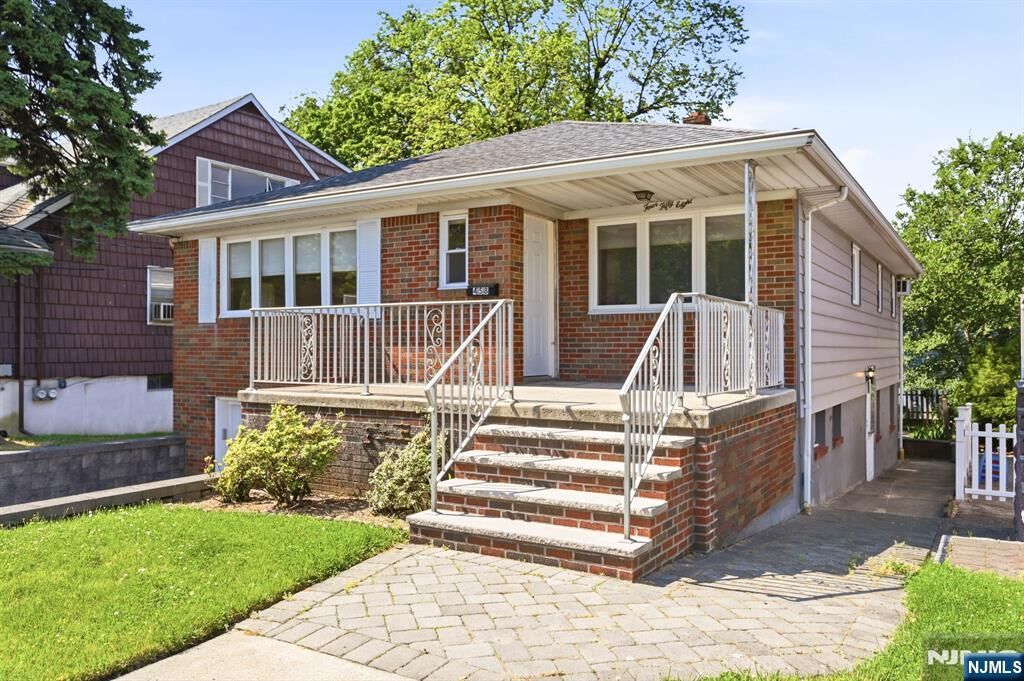 Property Photo:  458 Stillwell Avenue  NJ 07024 