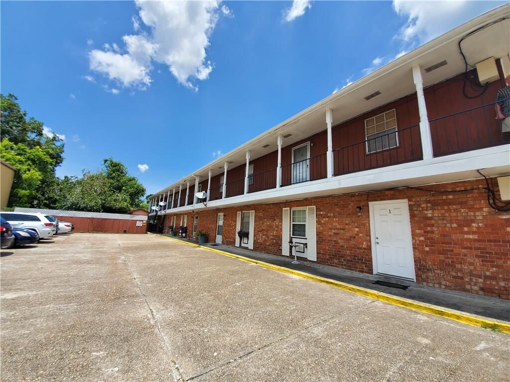 Property Photo:  1225 Truxton Street 21  LA 70053 