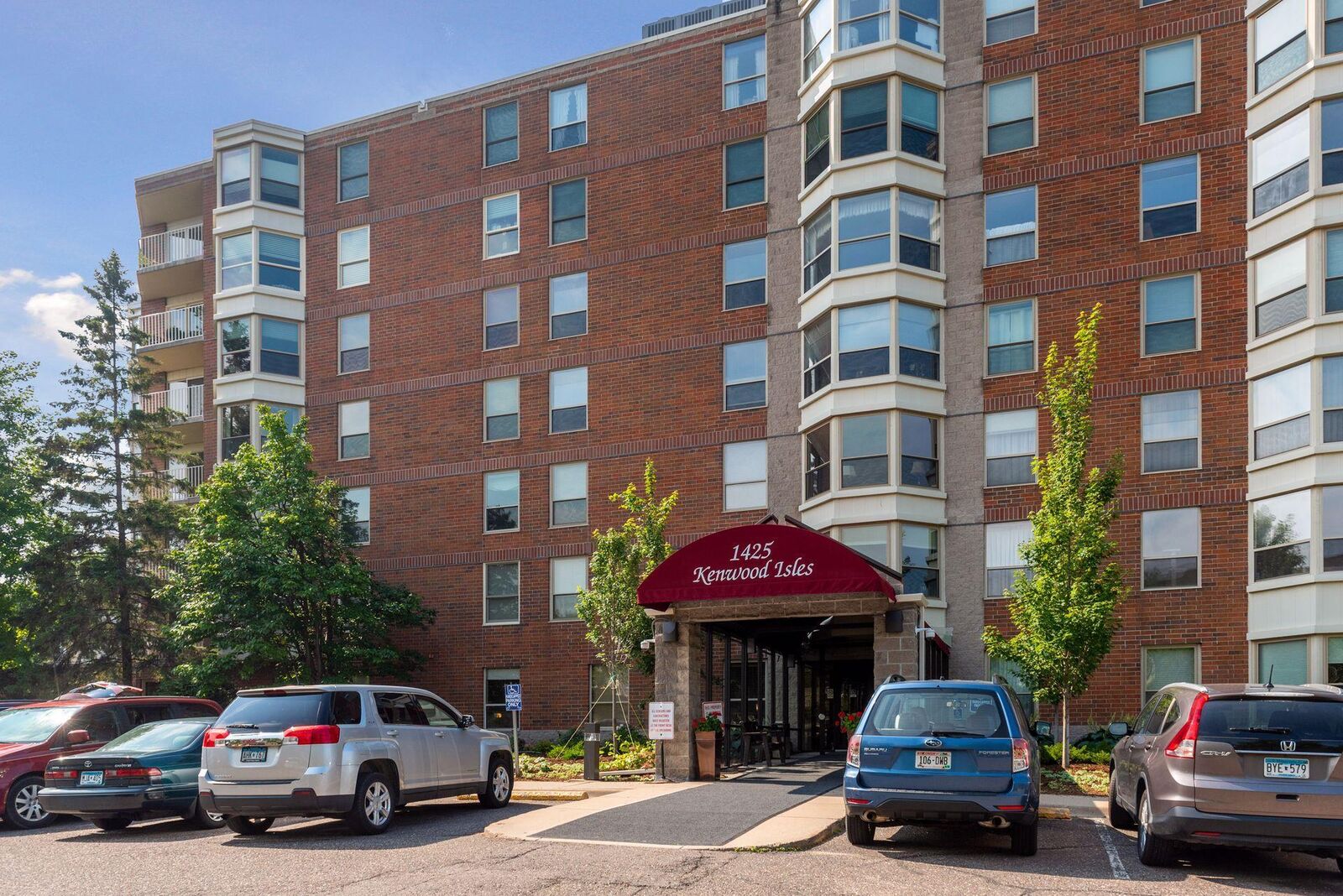 Property Photo: 1425 W 28th Street 315 MN 55408