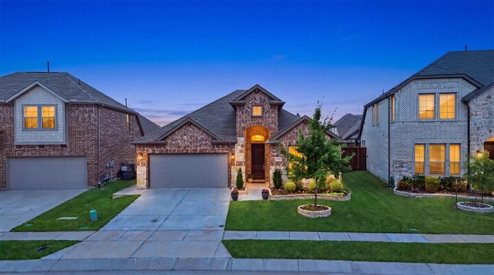 Property Photo: 552 Taylor Drive TX 75087