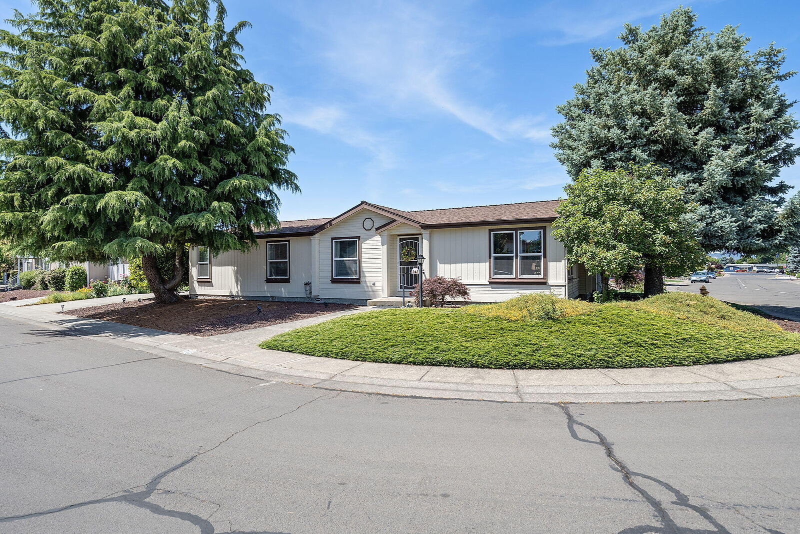 Property Photo: 555 Freeman Road Unit 242 OR 97502