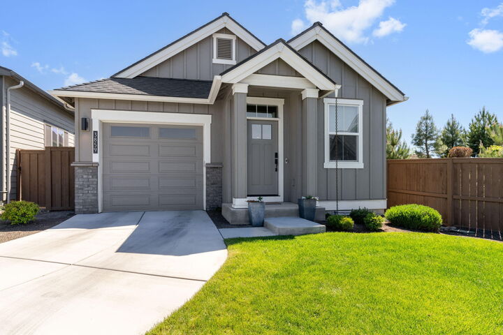 Property Photo: 3859 NE Oakside Loop OR 97701