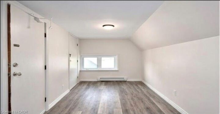 Property Photo:  1114 4th Avenue E 3  ON N4K 2P4 