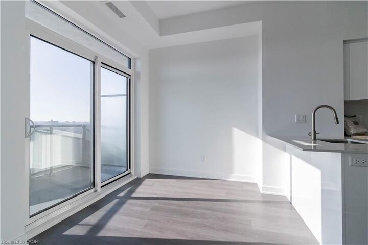 Property Photo:  25 Wellington South Street S 1004  ON N2G 0G5 