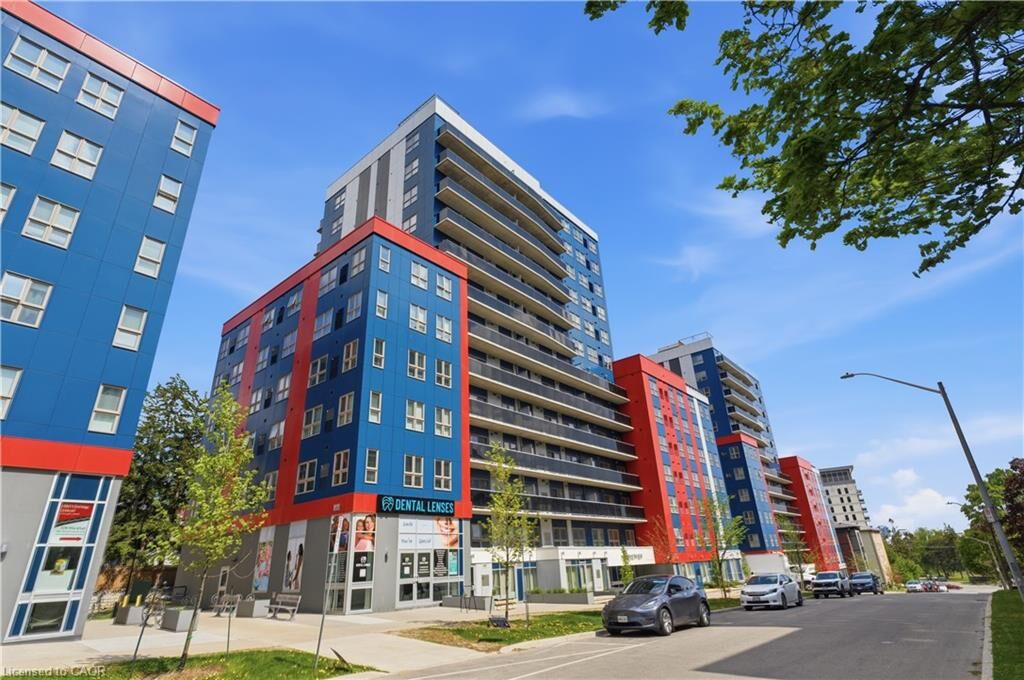 Property Photo:  258B Sunview Street 266  ON N2L 0H7 