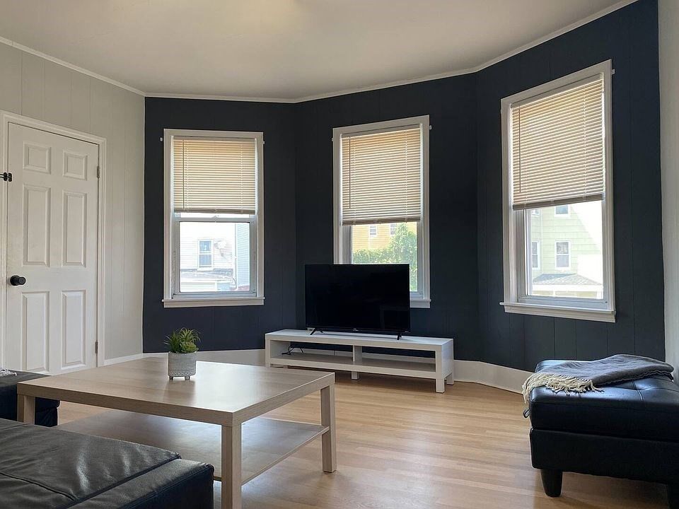 Property Photo:  12 E. Shelby St 2  MA 01605 