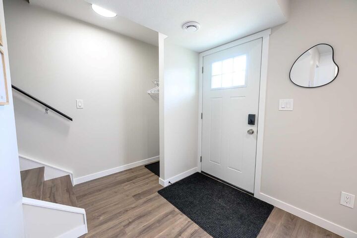 Property Photo:  10021 105 Avenue D  AB T8V 1H2 
