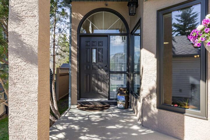 Property Photo:  142 Sierra Nevada Green SW  AB T3H 3R2 