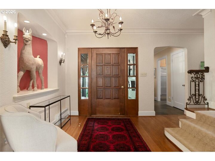 Property Photo: 4121 SW Arthur Way OR 97221