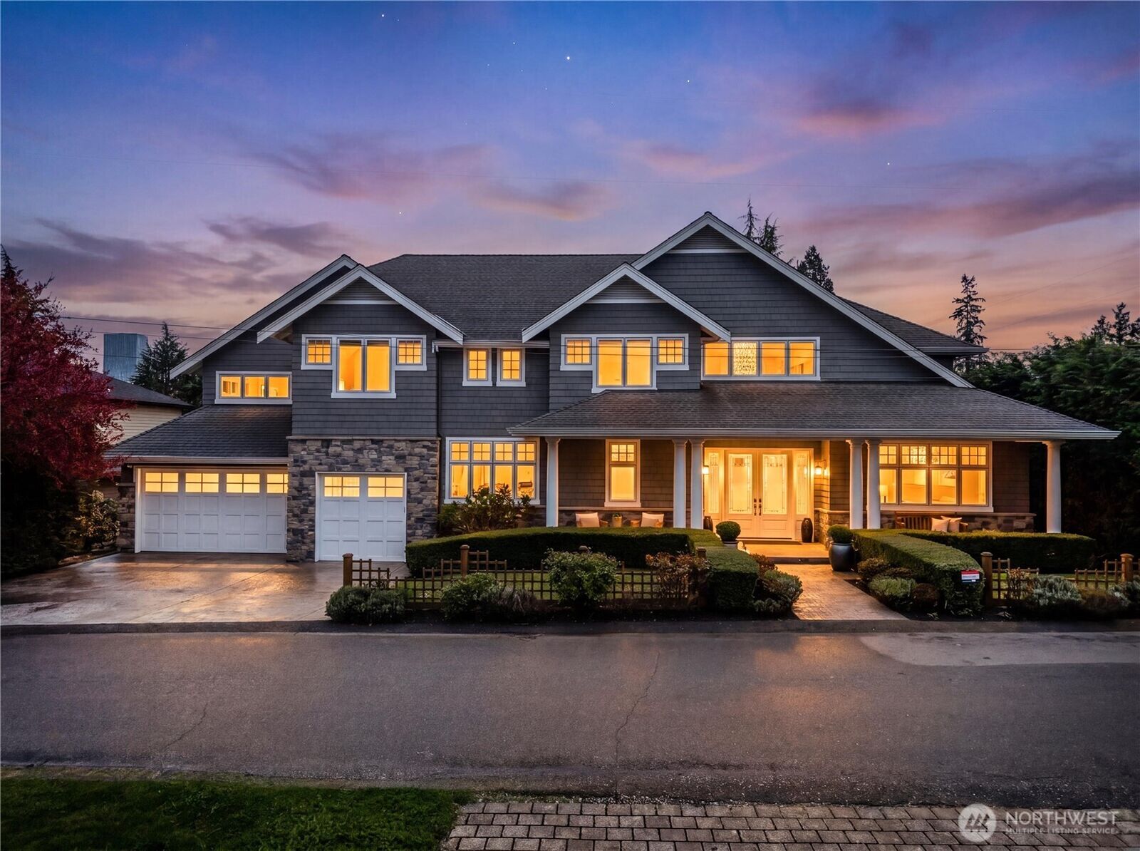 Property Photo: 10021 NE 16th Place WA 98004