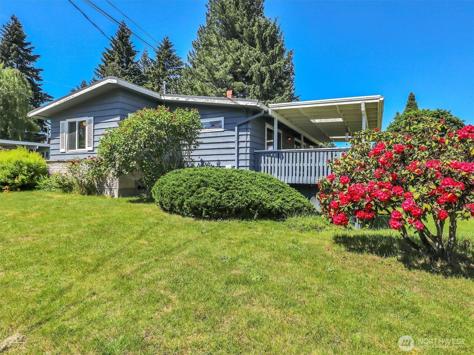 Property Photo: 6512 NE 196th Street WA 98028