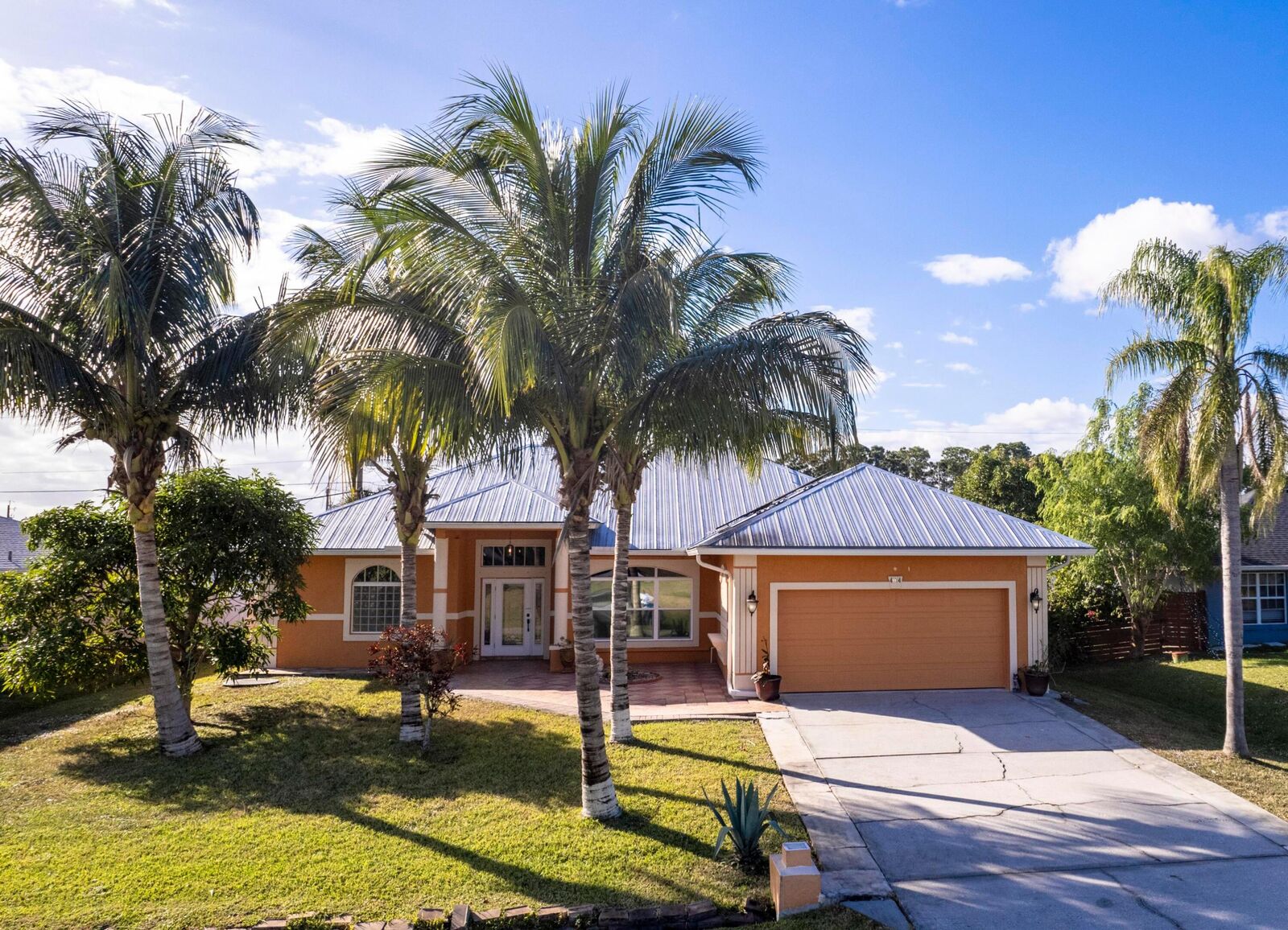 Property Photo: 4074 SW Kallen Street FL 34953