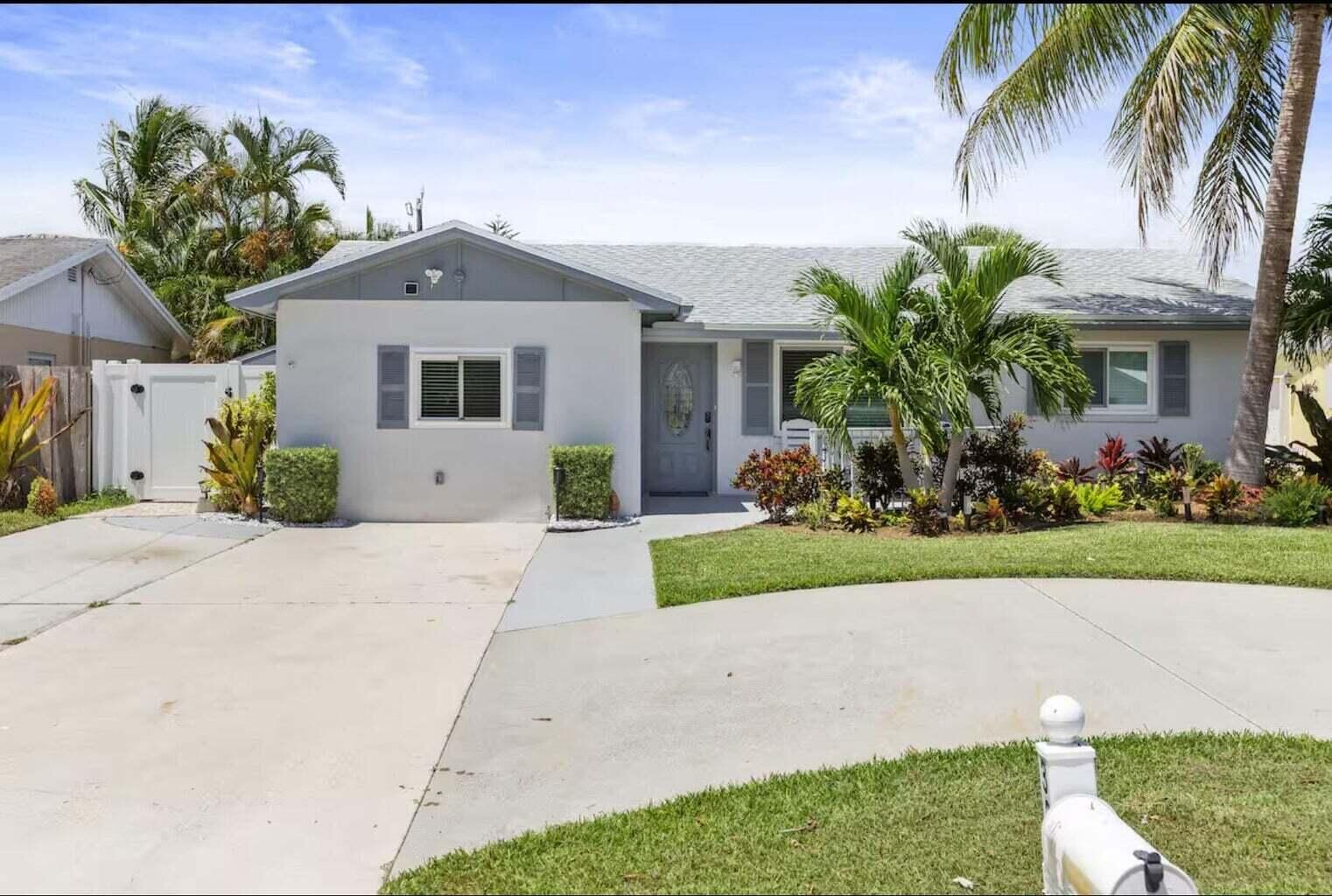Property Photo:  337 Balsam  FL 33410 