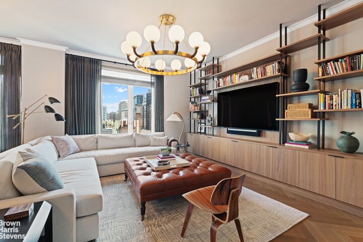 Property Photo:  250 W 81st Street 10B  NY 10024 