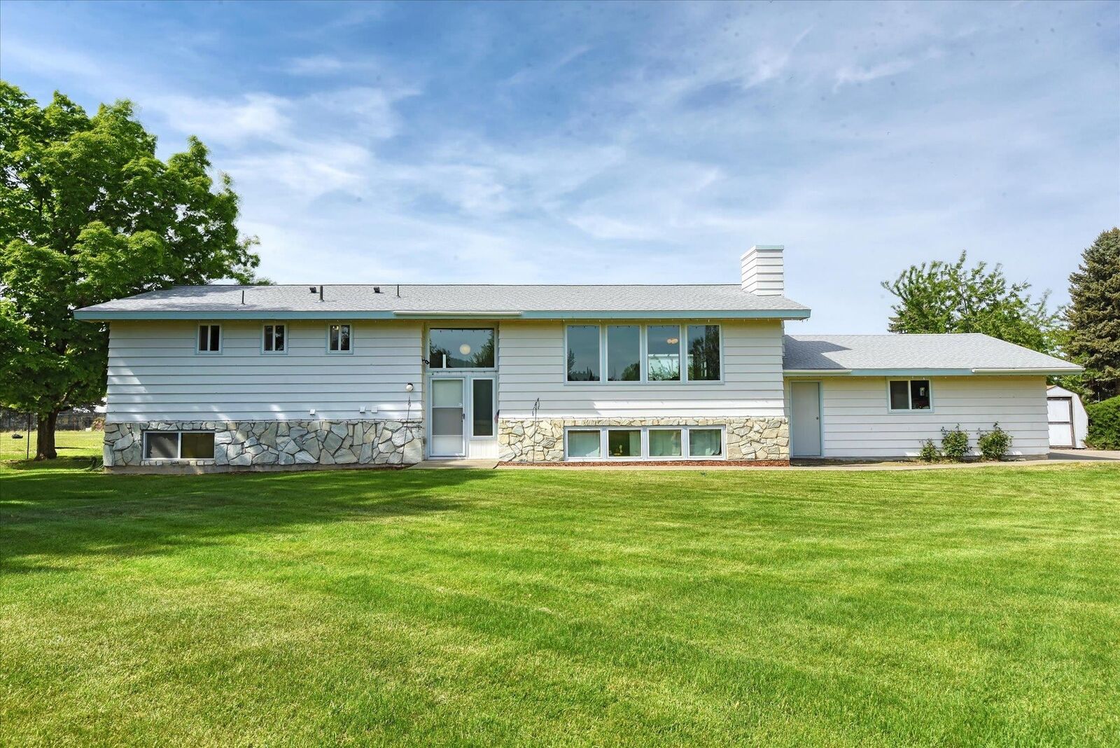 Property Photo: 3412 S Sommer Rd WA 99037