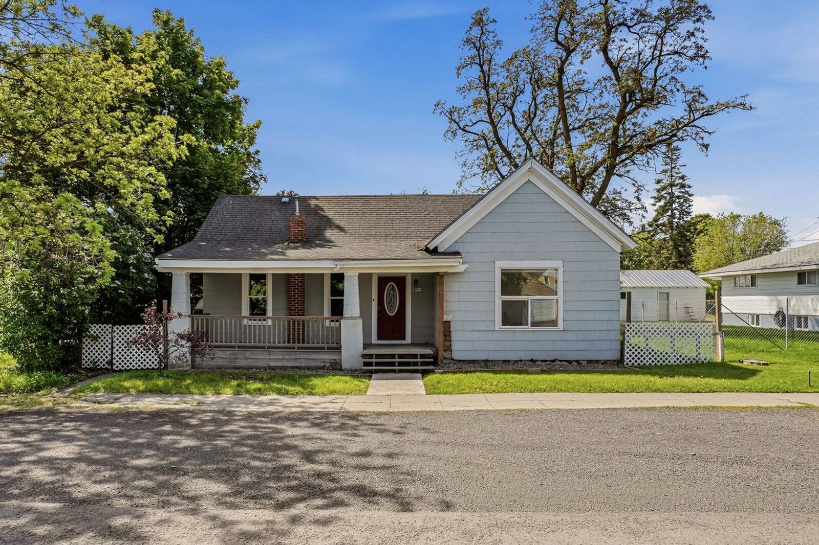 Property Photo: 909 Maxwell St WA 99122