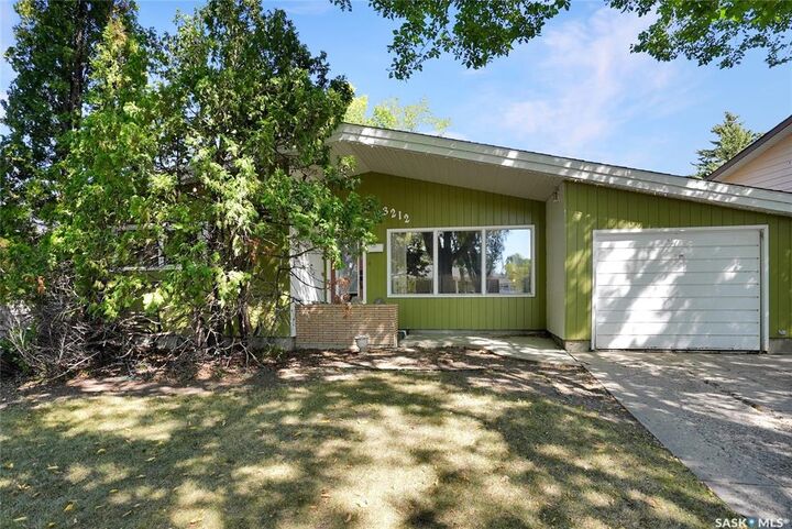 Property Photo: 3212 L'Arche Crescent SK S4S 5V8