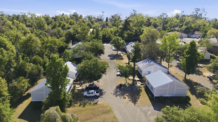 Property Photo: 1708 & 1709 S Gadsden & Calhoun St Street - FL 32301